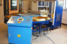 HF welding machine with 4-station turntable system