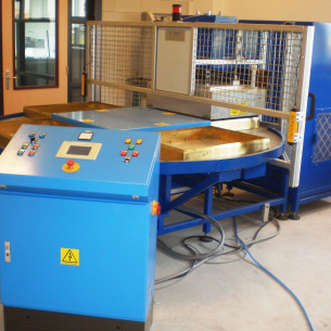 HF welding machine with 4-station turntable system